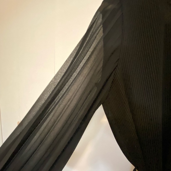 Zara mini, long sleeved romper - Picture 5 of 7